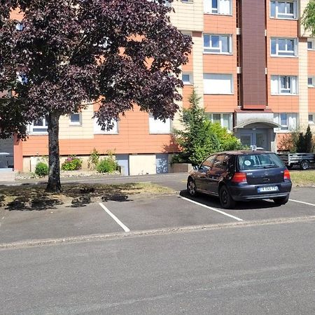 Appartement Bel apparemment lumineux avec parking gratuit à Cholet Extérieur photo
