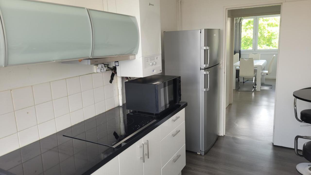 Appartement Bel apparemment lumineux avec parking gratuit à Cholet Extérieur photo